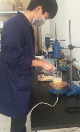 Přesně zvážit diazo komponentu2